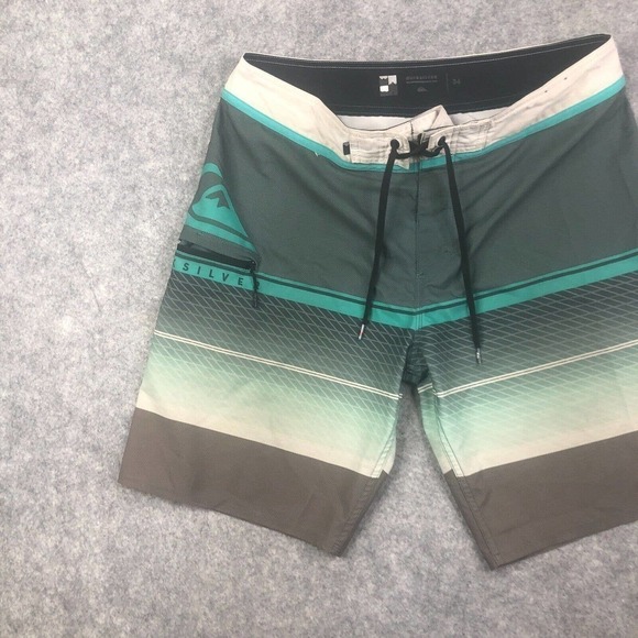 Quiksilver Boardshorts Swimshorts Mens Size 34 Casual Skater Beach Surf - Picture 2 of 10
